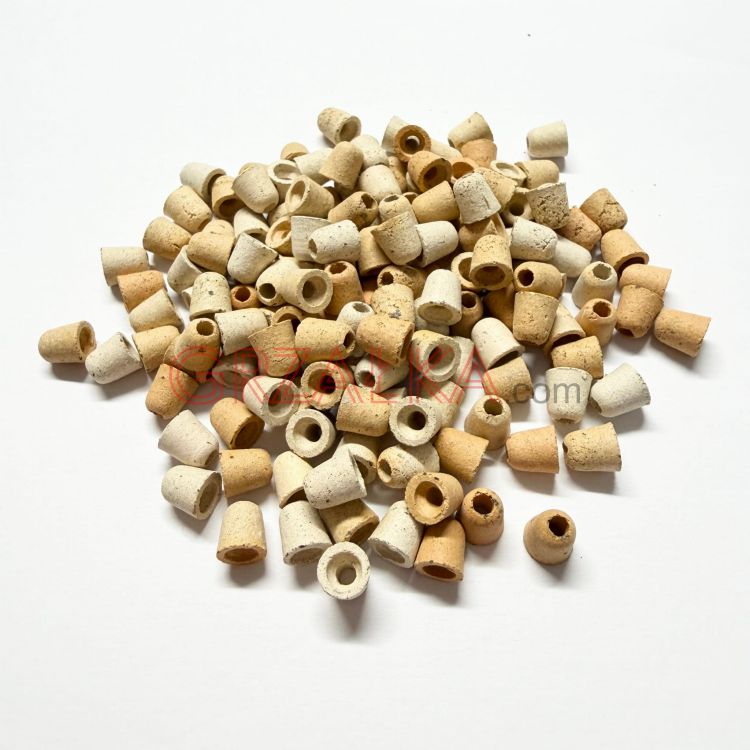 Koraliki ceramiczne do spiral grzejnych otwór fi 2mm.jpeg